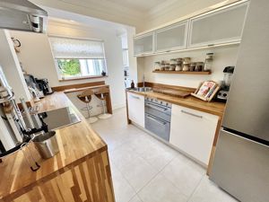 Kitchen- click for photo gallery